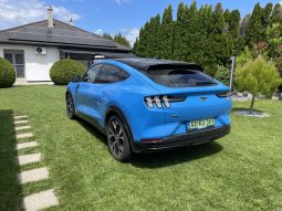 Ford Mustang Mach-E SR AWD megtelt