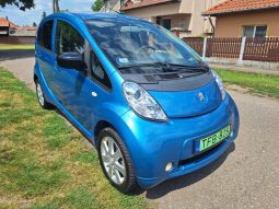 Peugeot iOn megtelt