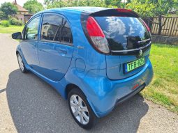 Peugeot iOn megtelt
