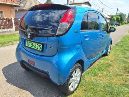 Peugeot iOn megtelt
