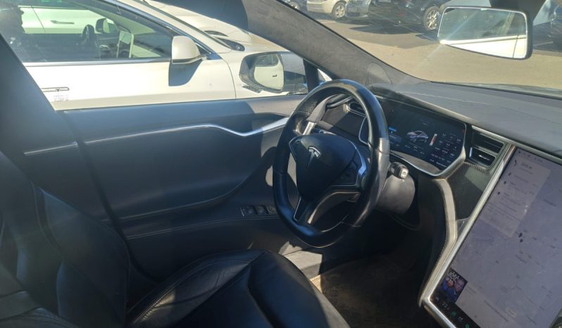 Tesla Model S 90D megtelt