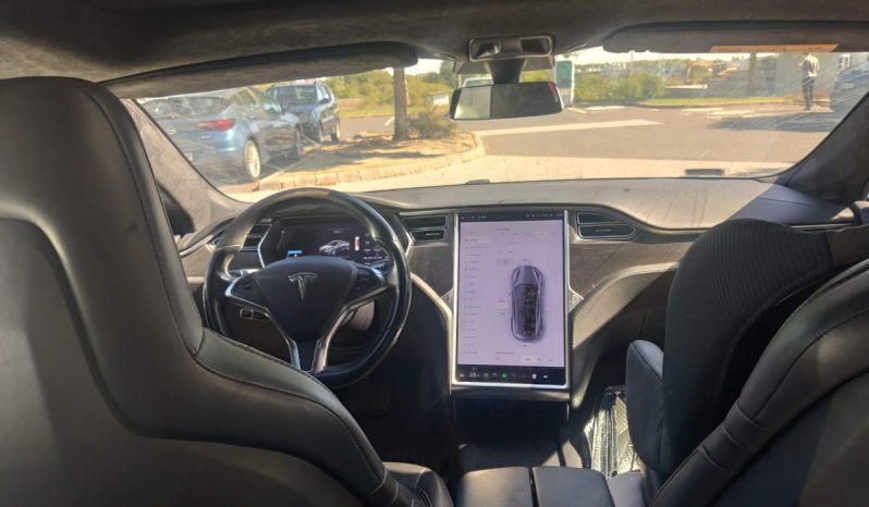 Tesla Model S 90D megtelt