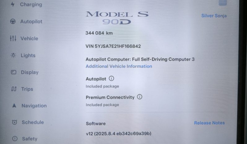 Tesla Model S 90D megtelt